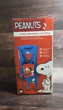 Uncanny Brands Peanuts Single Cup Coffee Maker Gift Set with 2 Mugs