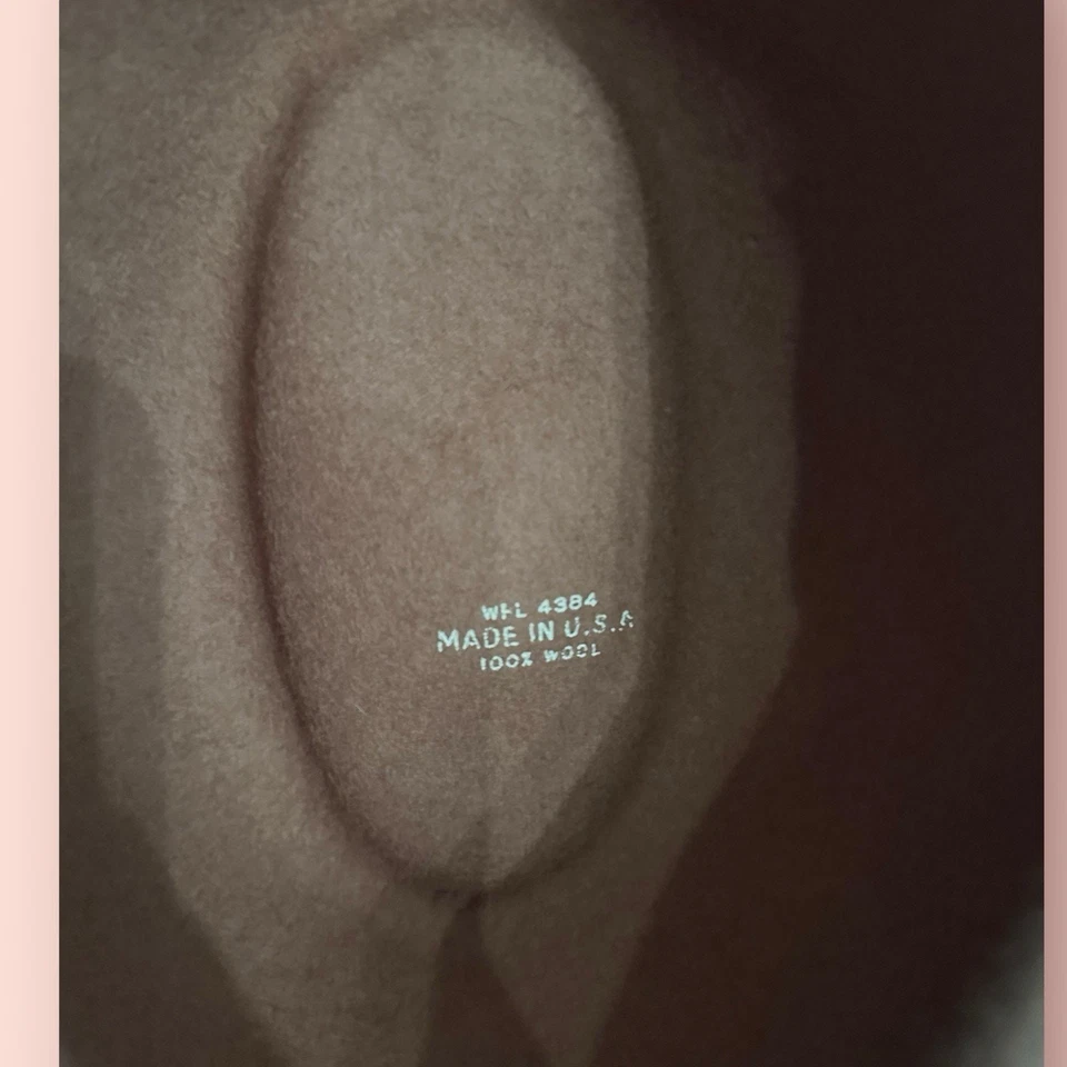 Chapéu cachecol feminino Betmar Derby vintage feito nos EUA 100% lã bronzeado elegante anos 60 pequeno - Imagem 4 de 4