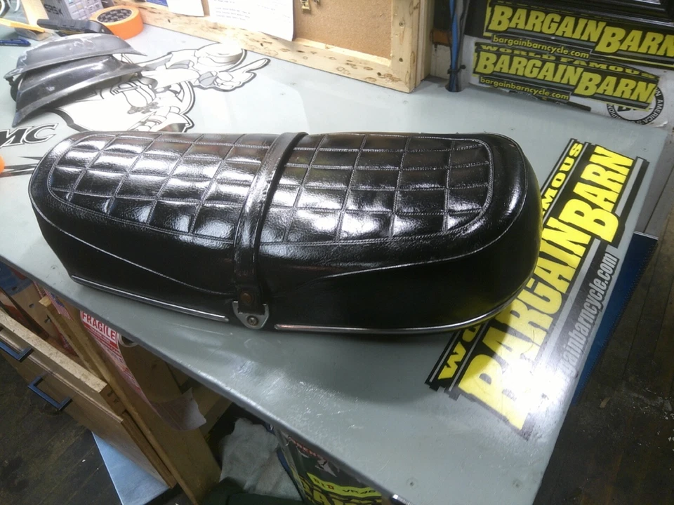 ASIENTO HONDA CB175 K6 K7 1972 1973 77200-342-670ZA SILLÍN ORIGINAL Foto 2 de 4