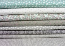 Baumwolle Webware Popeline 7 Designs grau + grün  kleingemustert 25 cm