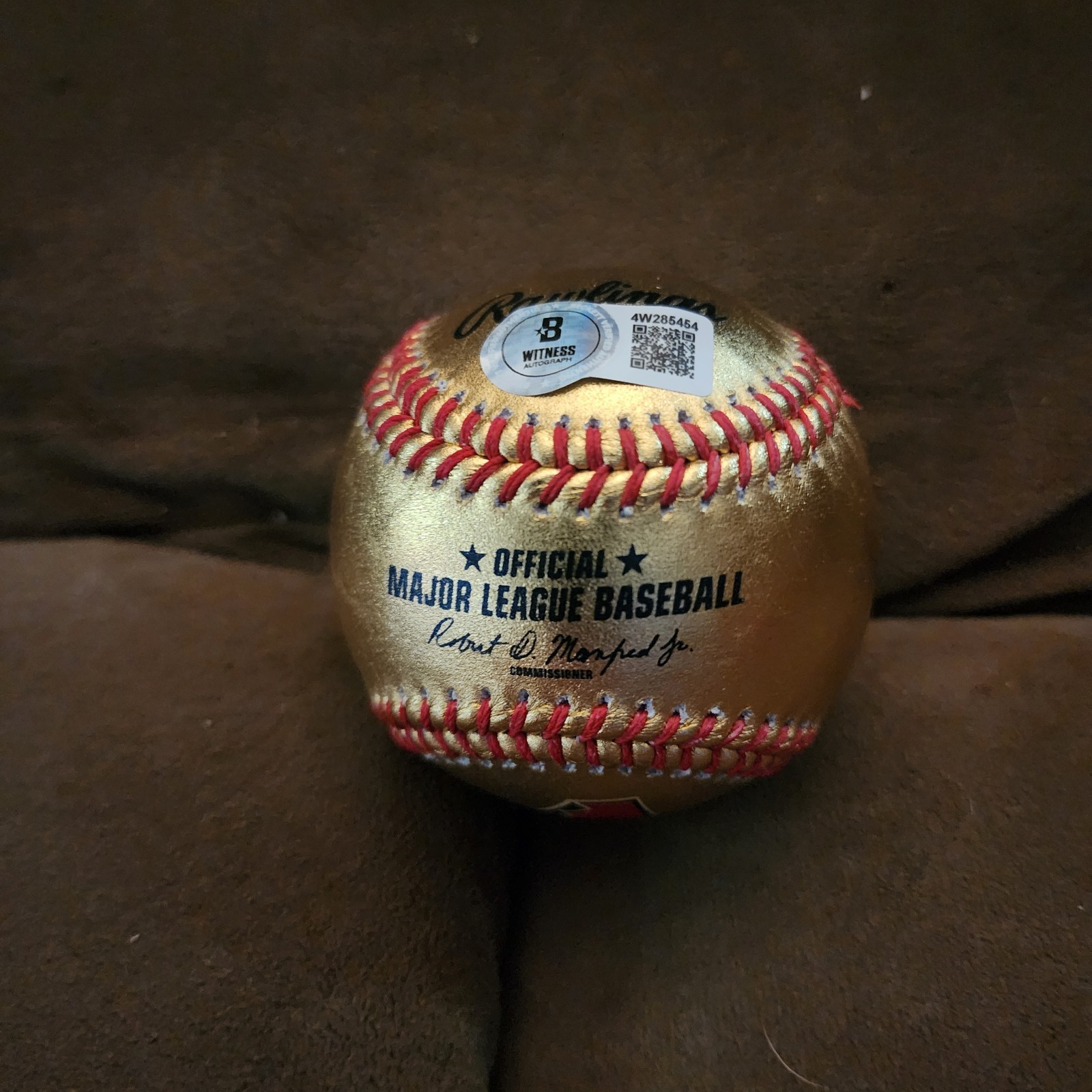 Livan Hernandez Autographed With Certificate Of Authenticity By Beckett Gold...