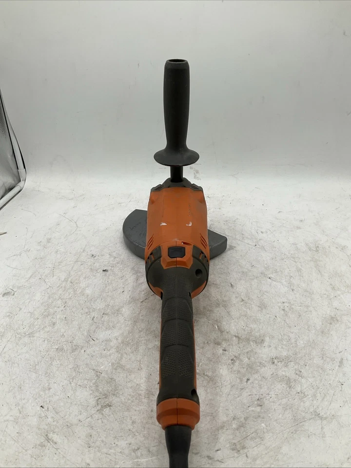 Amoladora angular de disco Ridgid R1020 120 V 7" 13 Amp 8000 RPM Foto 2 de 4