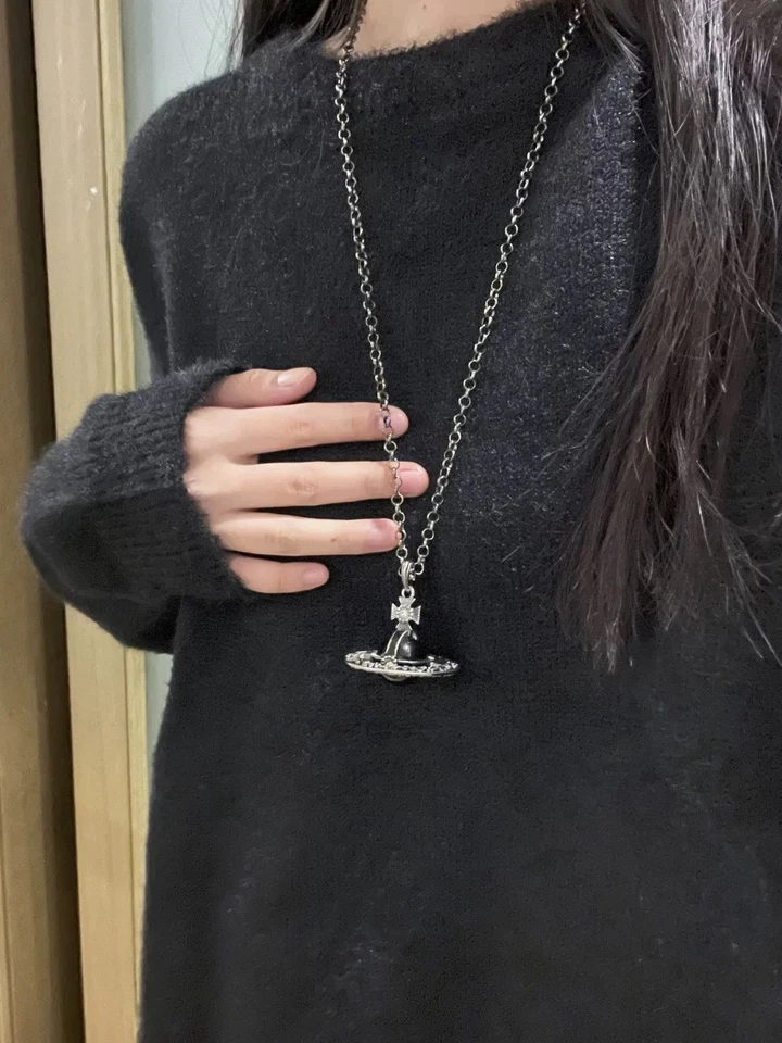 RESTOCK Vivienne Westwood Orbe Globo Piedra Negra Antiguo Talla Estilo Collar Foto 4 de 4