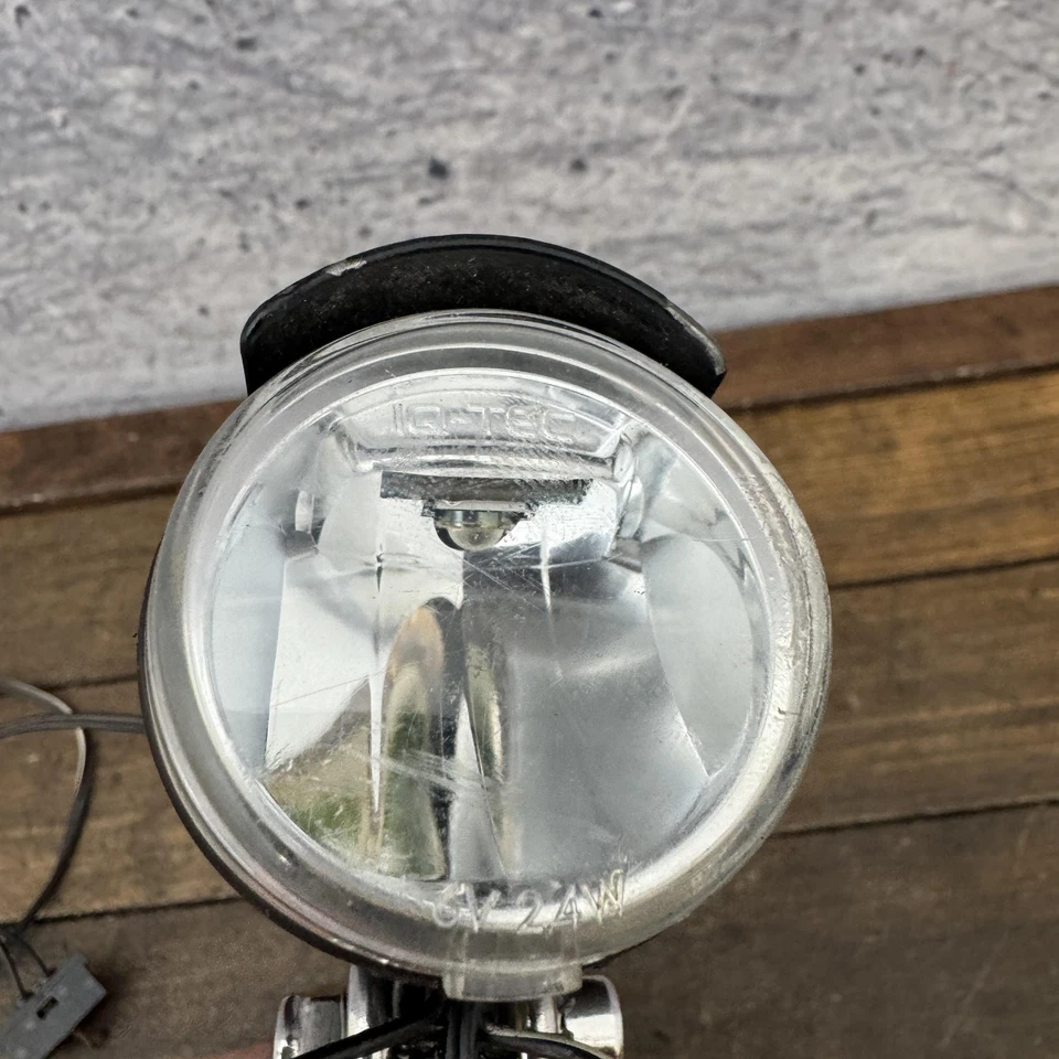 Faro delantero negro para bicicleta Busch & Müller Lumotec IQ Cyo Plus LED Dynamo Foto 2 de 4