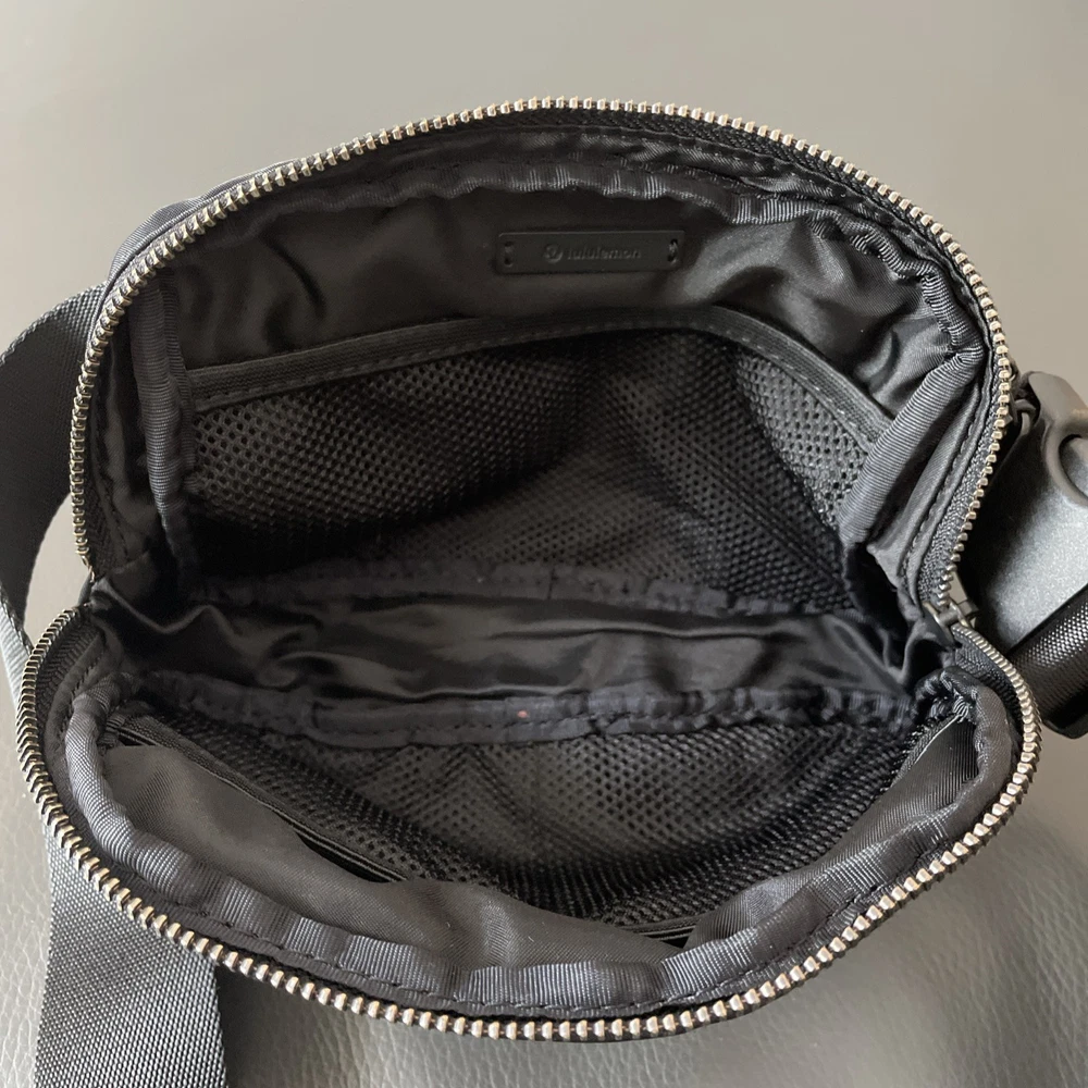 Lulmon Black Belt Bag 1L Crossbody Fanny Pack for Running Fitness Hands Free Zip
