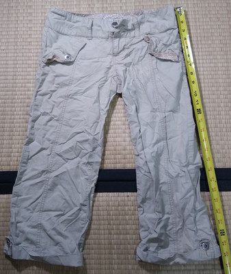 Vintage SC Wear It Declare It khaki colored capri pants (size 1) 26'' waist