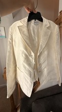 Armani Collezioni Women  s Cream Blazer Size 6 New With Tags Made In Italy
