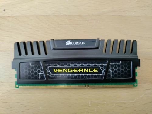 CORSAIR Vengeance 16GB (4 x 4GB) DDR3 1866MHz. 1.50V ver 3.24 Desktop Memory Ram - Picture 2 of 3