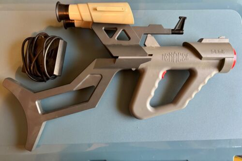 Sega Menacer Light Gun And Receiver For Sega Genesis w/ 6 Game Cartridge