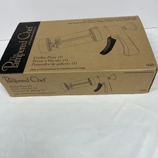 The Pampered Chef 1525 Cookie Press with 16 Discs - White