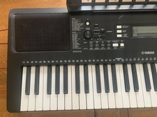 Yamaha PSR E363 Keyboard. 61 Touch Sensitive Keys. No stand.