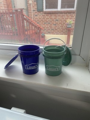 Lowe's Mini Bucket, 0.5-Quart BPA-Free Polypropylene, With Lid NEW