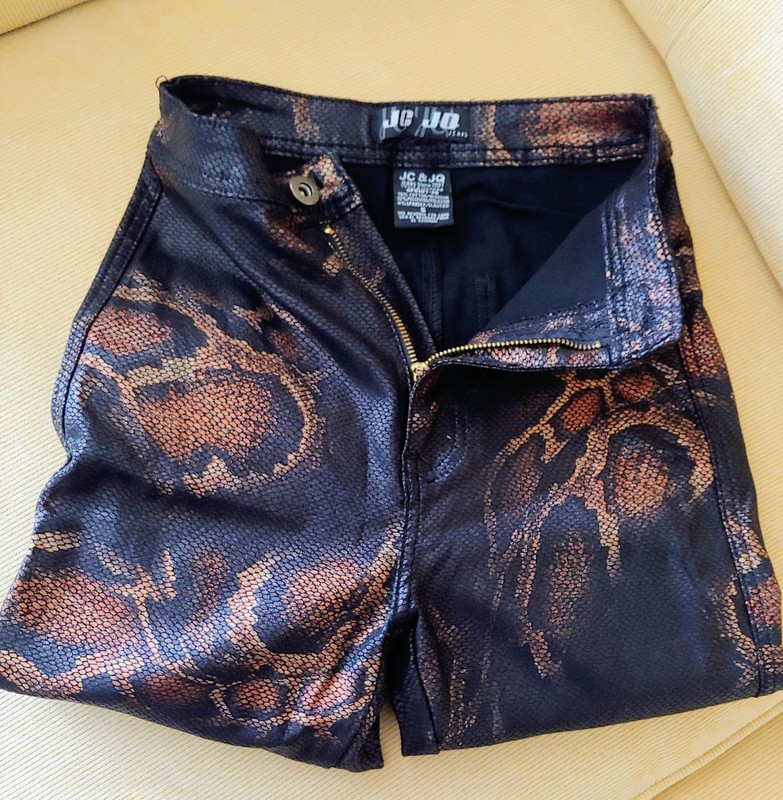 JC&JQ  Skinny Jeans size S  Snake print