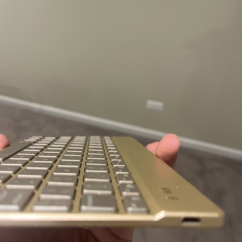 Wireless Bluetooth Keyboard - Backlit Rechargeable Battery Ultra Slim & Portable - Picture 8 of 16