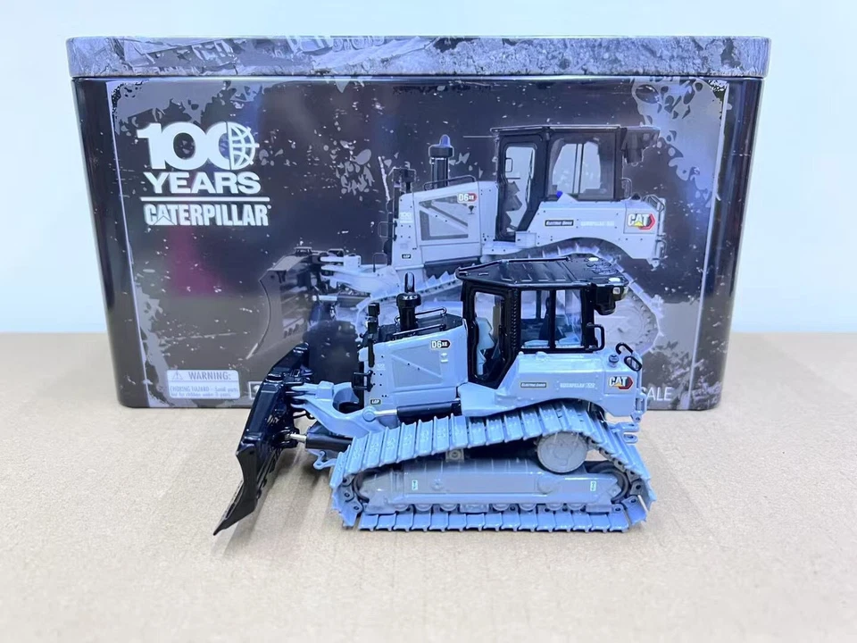 100th Cat D6 XE Lgp Track-Type Tractor Bulldozer 1:50 DieCast Masters 85554BGC - Image 2 of 4