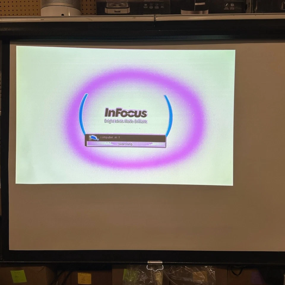 FOR PARTS READ Infocus In5124 LCD Home Cinema Projector #3283 z39 b3 - Image 2 of 4