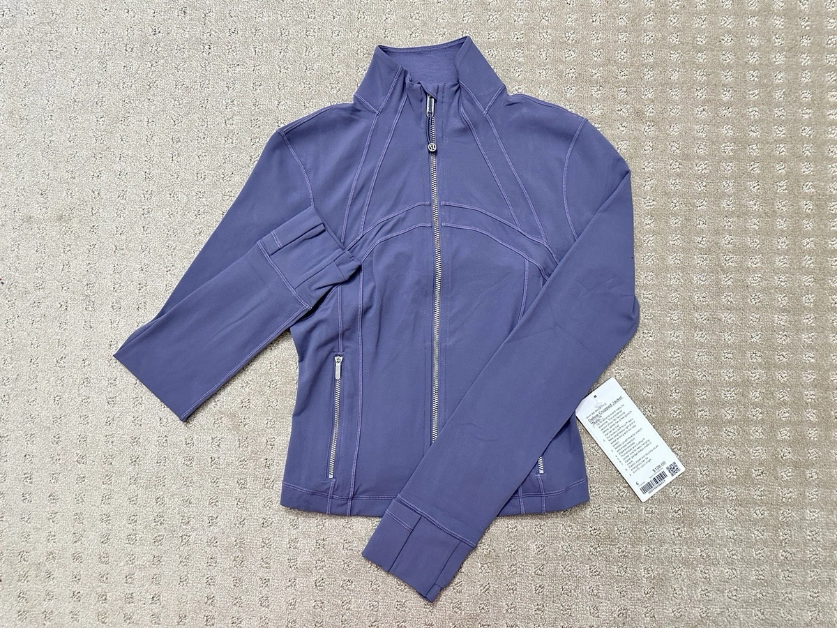 【美品】Lululemon ジッパー付きジャケット ネイビー サイズ6 Lululemon Define Cropped Jacket Nulu. Size 6. Color: Grape Mist