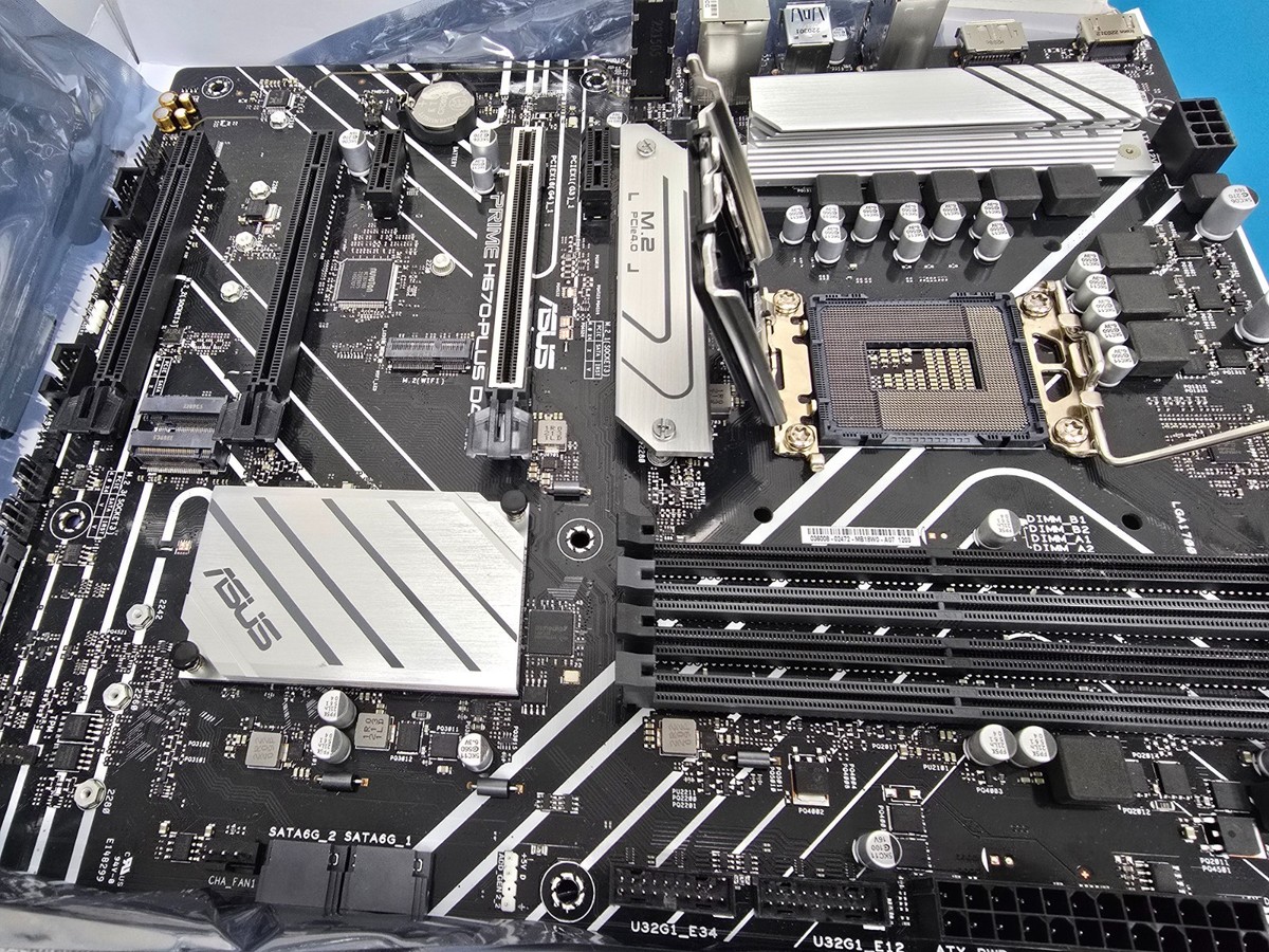 ASUS H670-PLUS D4 DDR4 64GB LGA1700 マザーボード ジャンク