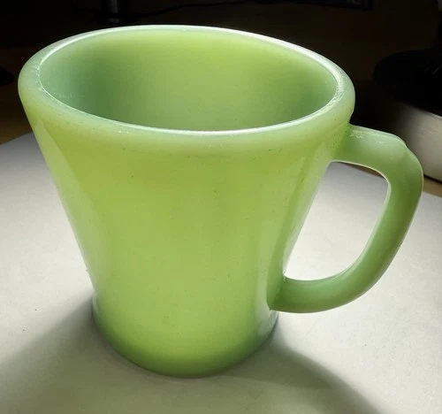 Vintage Fire King Oven Ware MIS-PRESS Green Jadeite D Handle Coffee Mug (1)