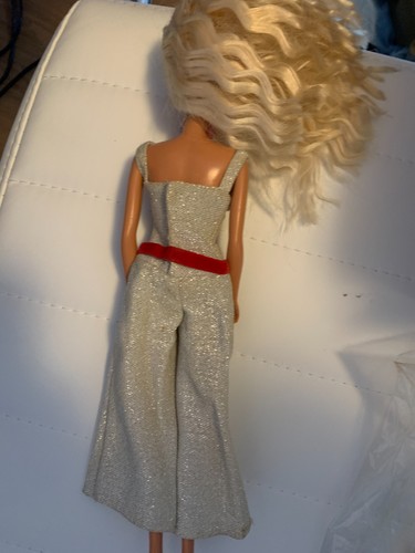 Lotto di 2 tute in pizzo bianco e argento bambola Misty Tammy vintage anni 60 - Foto 8 di 9