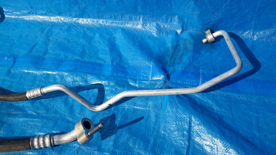 Suction Discharge Line 2010-2011 Chevrolet Equinox GMC Terrain 20908864 OEM Foto 4 de 4