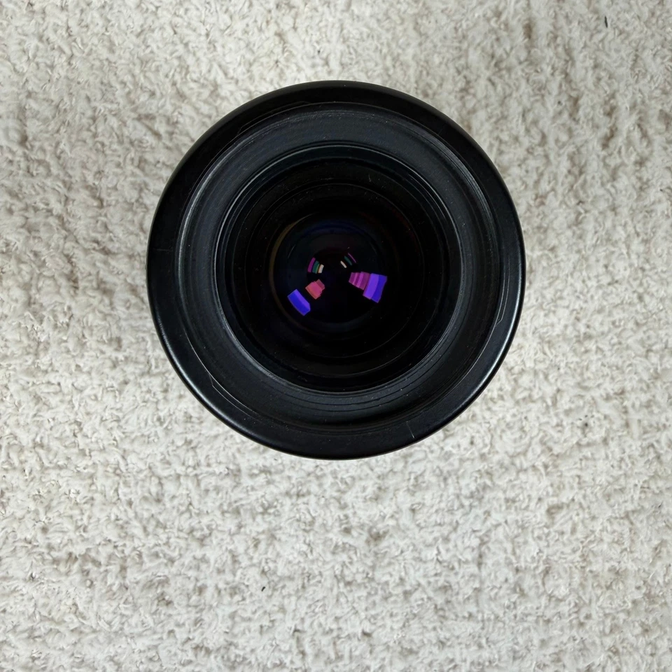 Tamron 28-70mm f3.5-4.5 Tele Macro Telephoto Zoom Lens with Cap Untested - Image 3 of 4