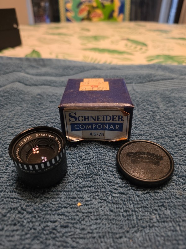 Schneider-Kreuznach  4.5/75 lens .