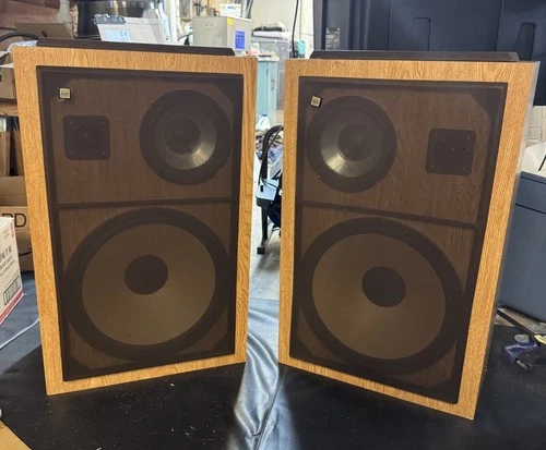 Vintage 1980s BSR Model DR-1550L Five-Way Acoustic Suspension Loudspeaker System video thumbnail
