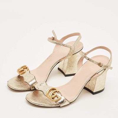 GUCCI GGマーモント メタリックラミネート レザーサンダル 24cm Gucci GG Marmont Size 38 Gold Metallic Leather Ankle Strap Sandals