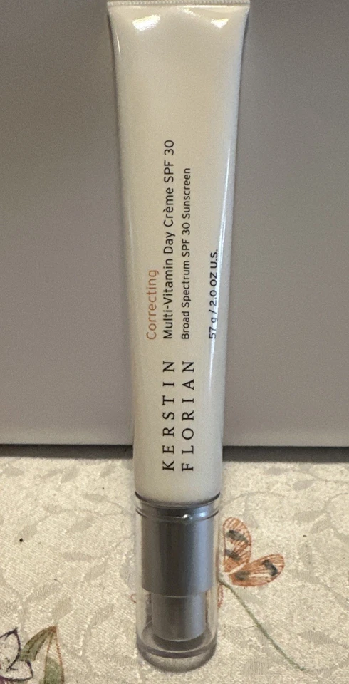 Crema correctora multivitamínica FPS 30 días Kerstin Florian 2 oz Foto 2 de 4