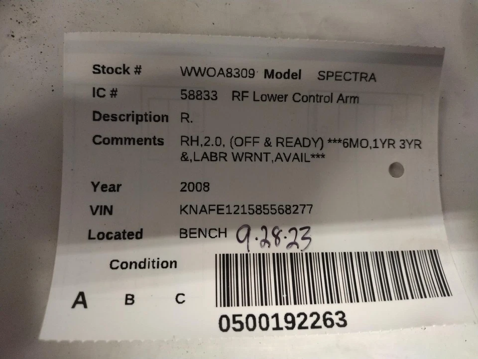 Brazo de control inferior inferior delantero derecho usado se adapta a: Kia Spectra 2008 2,0 L 4 cilindros Foto 3 de 4