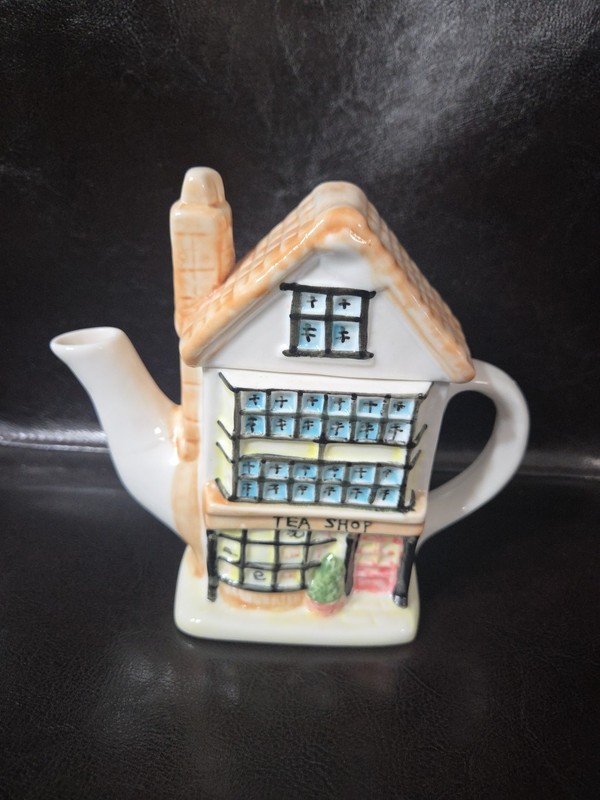Tea Shop Ceramic  Teapot Collectible Kitchen Tea Party Pot