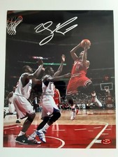 Derrick Rose Autographed 8x10 Action Photo  With the D. Rose Official Hologram