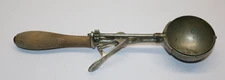 vintage Gilchrist's No. 31 ice cream scoop w/ scraper blade WORKS GREAT 11" long