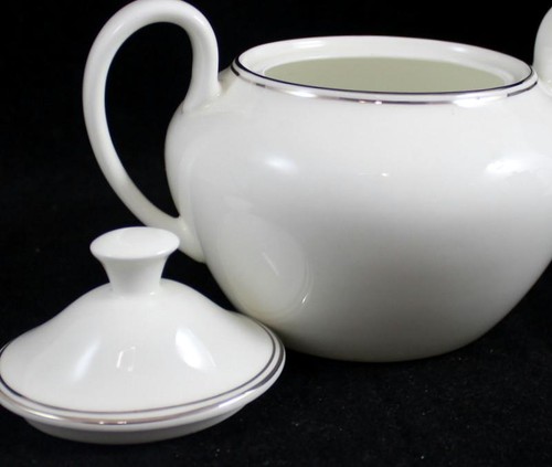 Wedgwood Doric Platinum Trim Set of Creamer and Sugar Bowl with Lid W4212 - Picture 4 of 8