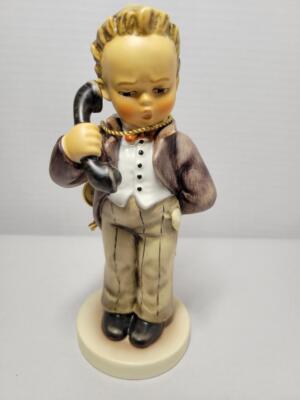Goebel Hummel Chef Hello 124/I Boy With Phone Figurine 6.5'' With Box
