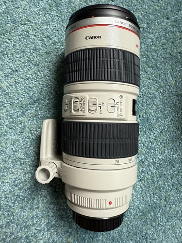 Canon EF 70-200mm f/2.8 L IS USM Lens - Picture 2 of 5