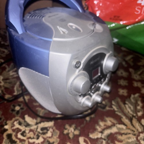 Memorex Portable Karaoke System w/ CD + CD Graphics player + Microphone MKS2112 - Picture 2 of 2