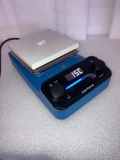 Cole-Parmer / Stuart SHP-300-BC-120  Hot Plate / Stirrer 04806-42 /slight damage