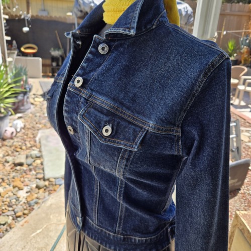 Gap Jean Jacket Womens Size Medium Blue Denim Trucker Cropped Dark Wash - Picture 2 of 10