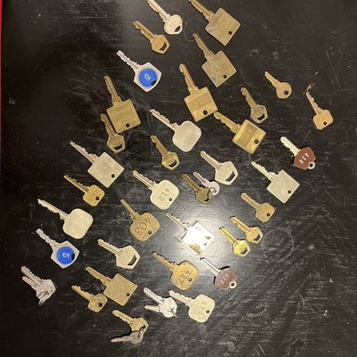 Vintage Hotel Motel Room Key 70S And 80S Generic Lot Of 37 Keys all in the 400 s