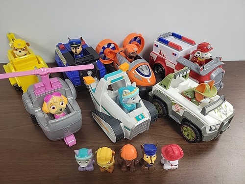 Paw Patrol Lot of 19 -- 7 Figures, 7 Vehicles, and 5 Mini Figures - Picture 2 of 11