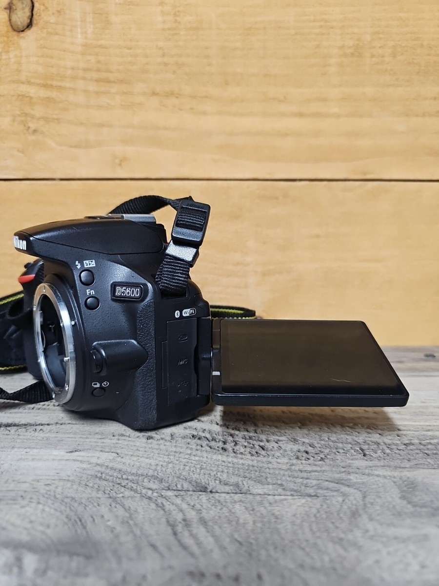 NIKOND5600➕α 01 NIKON D5600 24.1MP Digital Single-Lens Reflex Camera Body -EXC