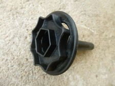 ECROUS DE FIXATION ROUE DE SECOURS RENAULT MEGANE SCENIC 1 7703041035