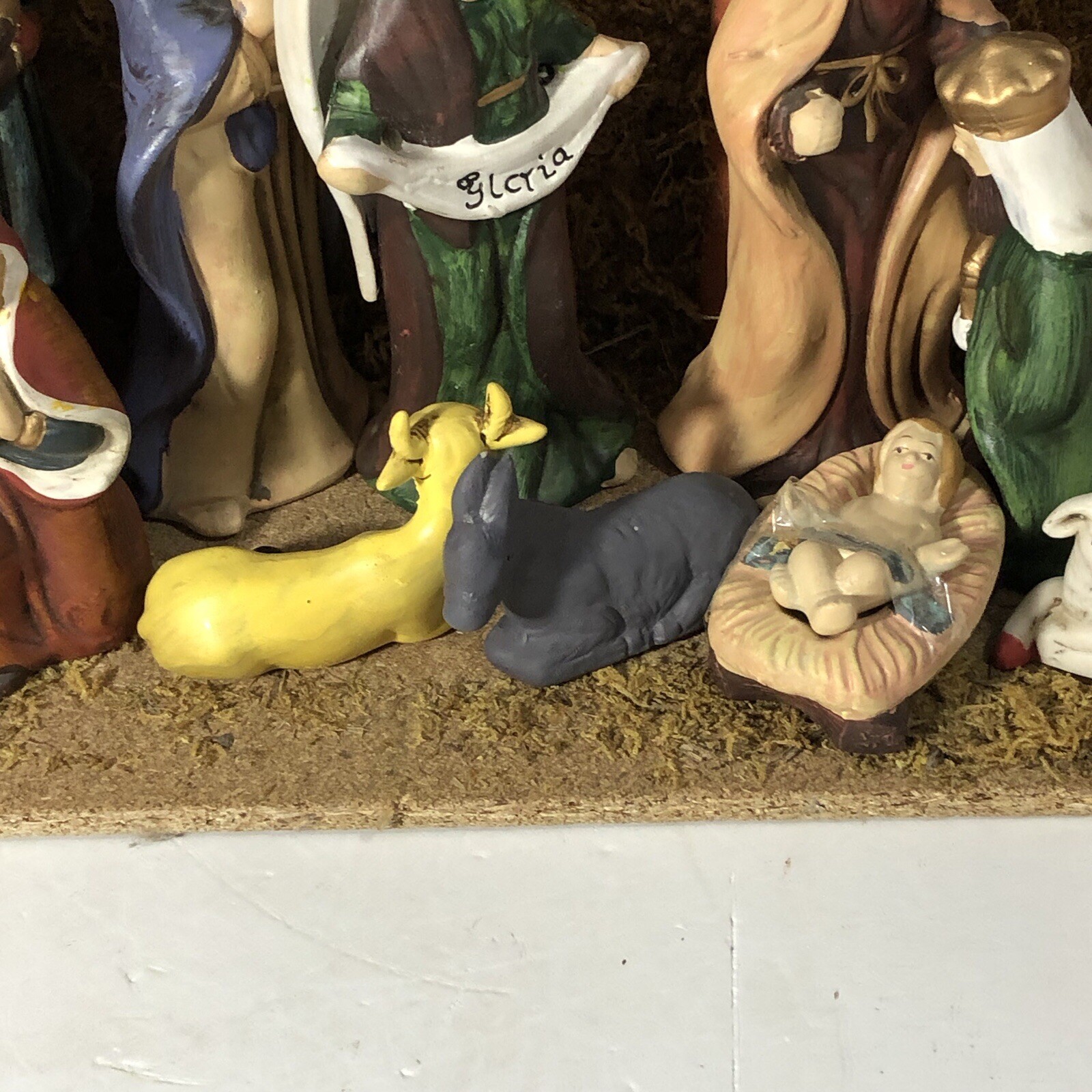 Nativity Scene Shunmei 12 Piece Ceramic 5" Figurines with Mossy Stable Complete