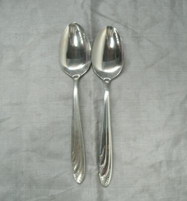 Vtg International SPRING LILY Set of 2~8.5'' Serving Tablepoons Stainless EC htf
