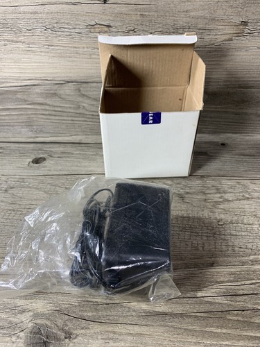 NETGEAR AC ADAPTER, PWR-10027-01, AD-121A, 120VAC, 18W, 12VDC, 1A, CLASS 2 - Picture 3 of 5