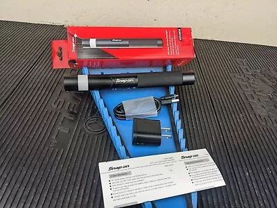 SNAP-ON #bf265 NEW Snap On Tools ECFLG032 425 Lumens Rechargeable Light 90 swivel head