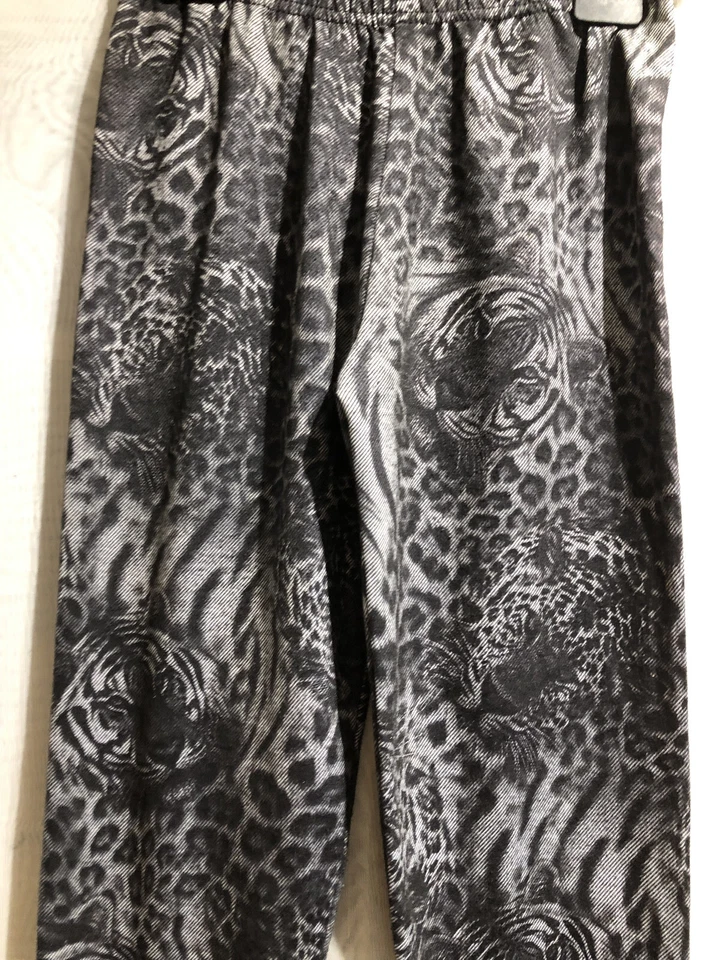 ЖЕНСКИЕ ЧЕРНЫЕ/СЕРЫЕ ЛЕГГИНСЫ С АНИМАЛИСТИЧЕСКИМ ПРИНТОМ РАЗМЕР: M/L ПОДХОДИТ РАЗМЕР 6/8 (WL03) - Изображение 2 из 4