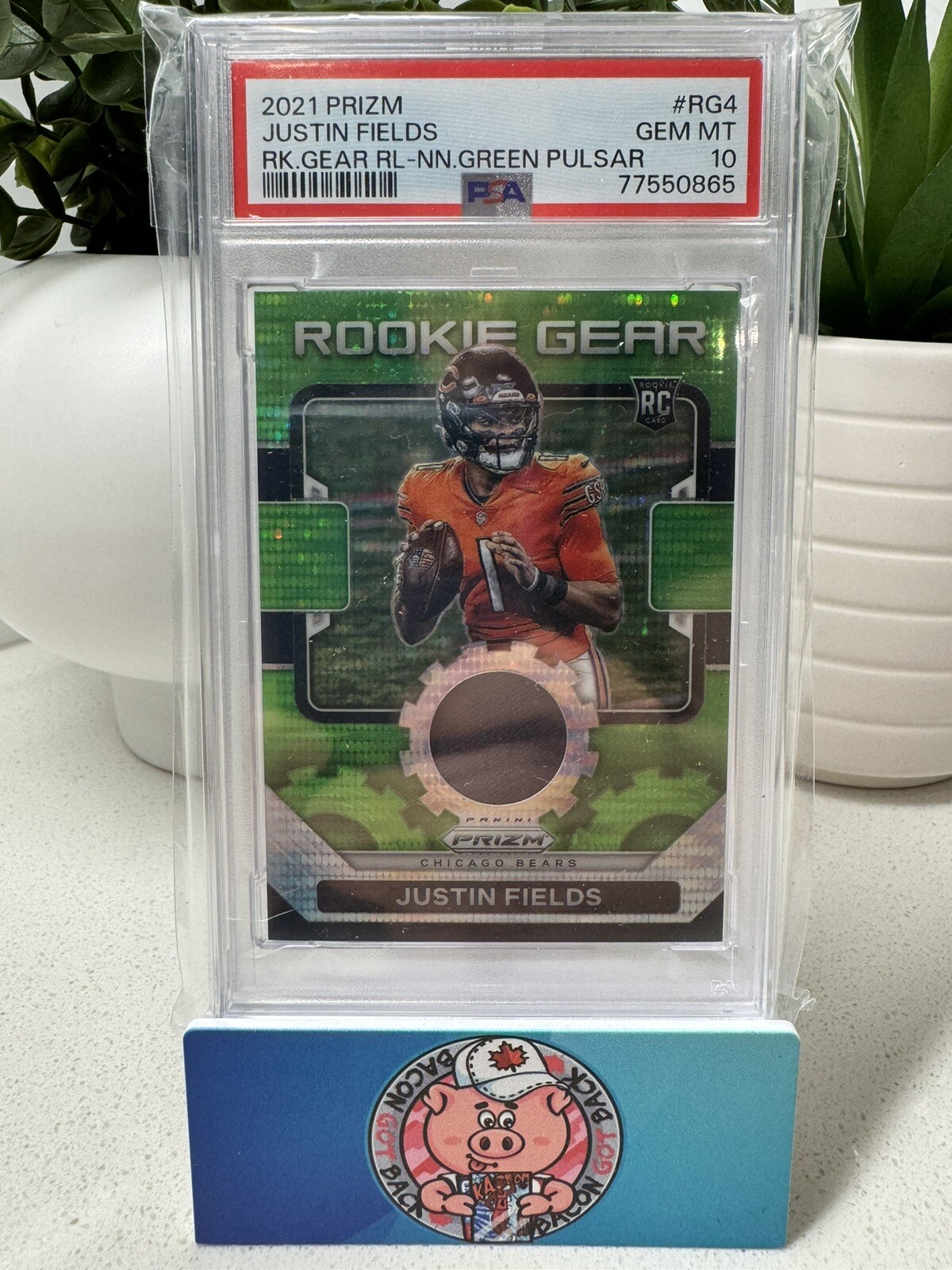 2021 Prizm Rookie Gear #RG4 Justin Fields Neon Green Pulsar GEM MT PSA 10 Bears